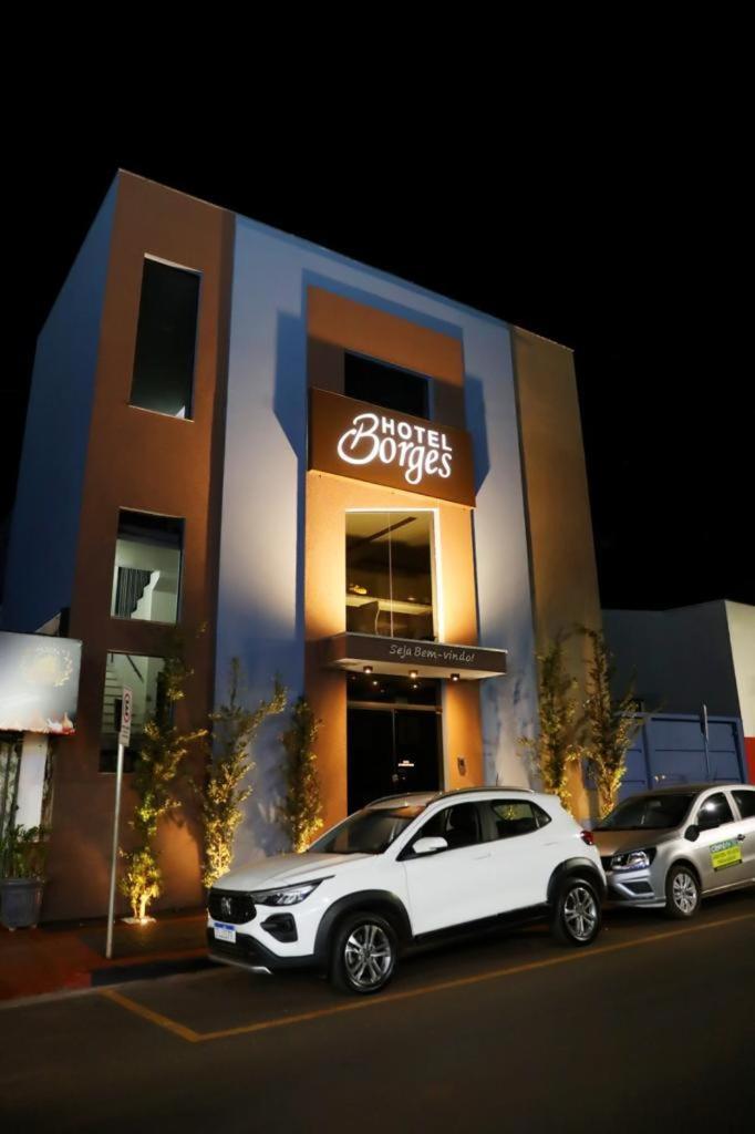 Quirinopolis Hotel Borges מראה חיצוני תמונה