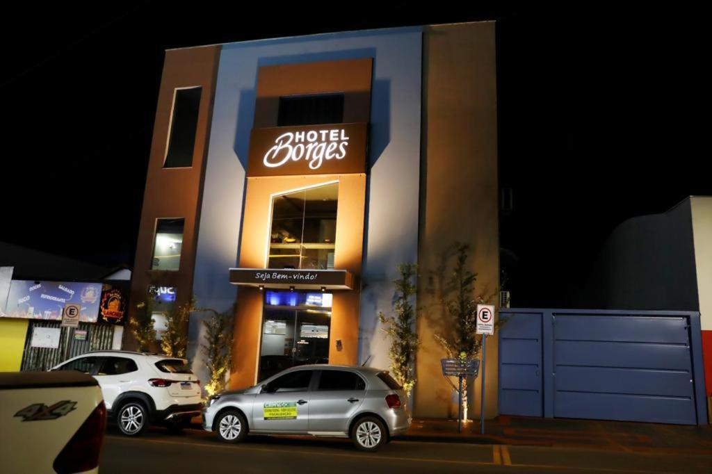 Quirinopolis Hotel Borges מראה חיצוני תמונה