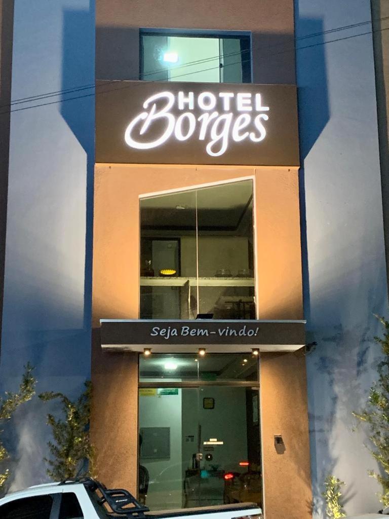 Quirinopolis Hotel Borges מראה חיצוני תמונה