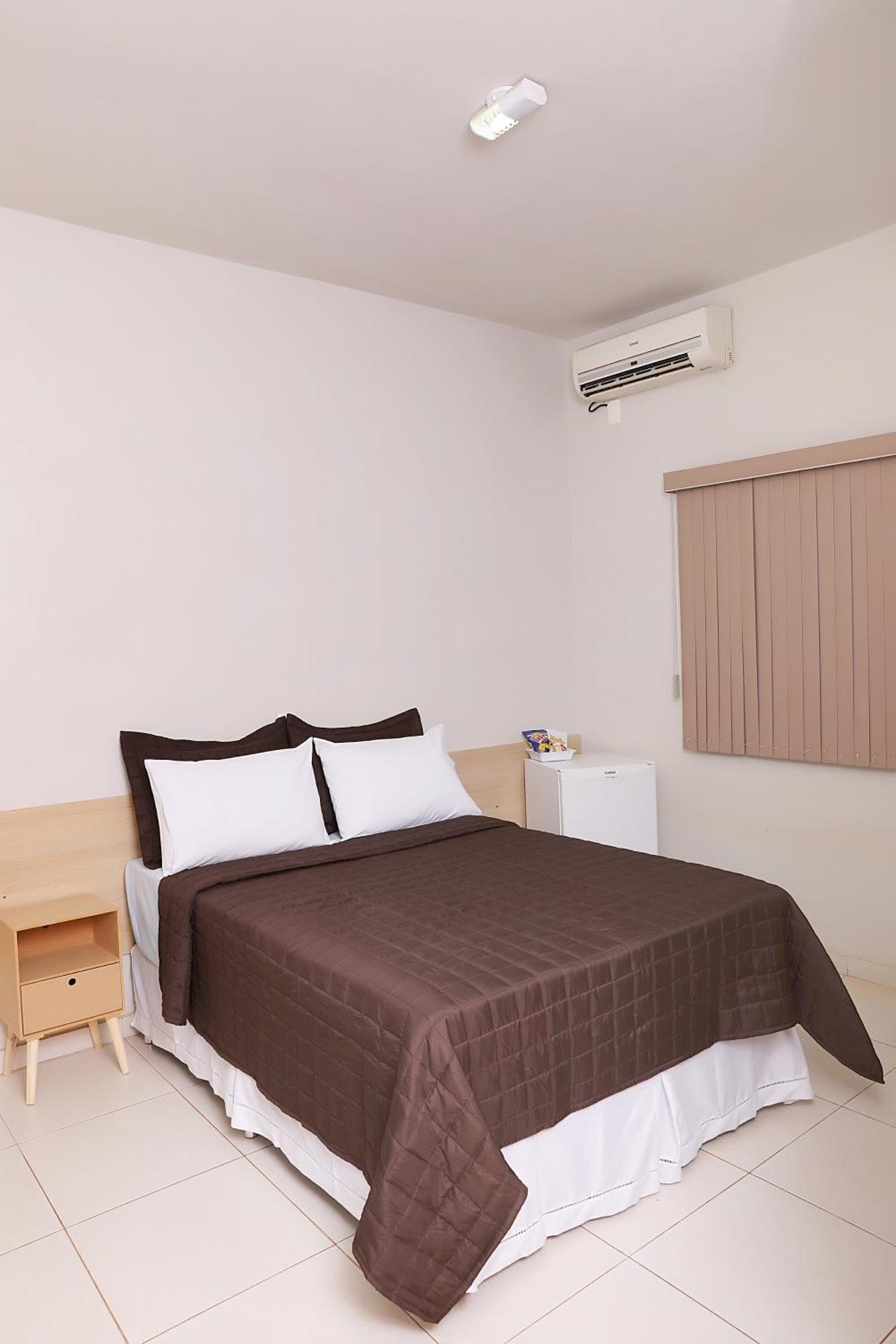 Quirinopolis Hotel Borges מראה חיצוני תמונה